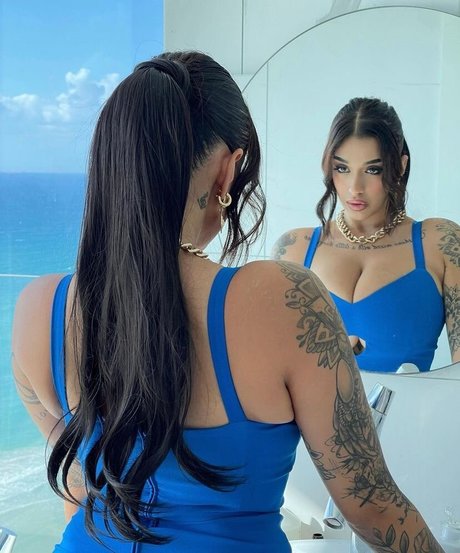 May Bakshi sexy actress pic