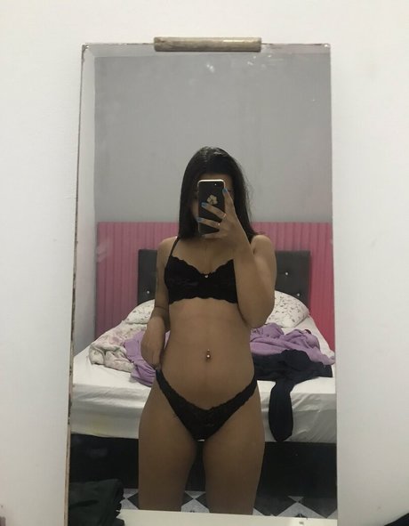 Sanbelly nude star photo