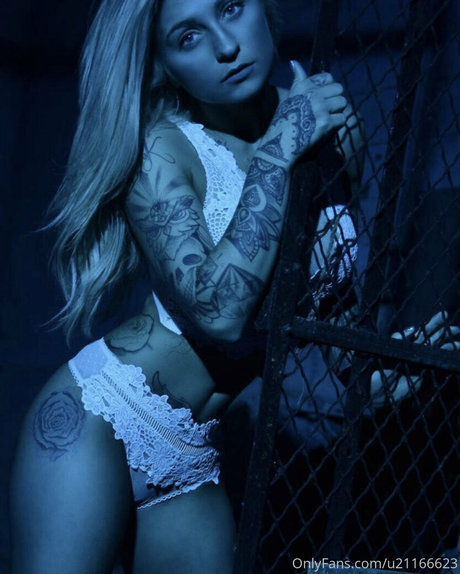 Sunny Bunnnie xxx actress gallery