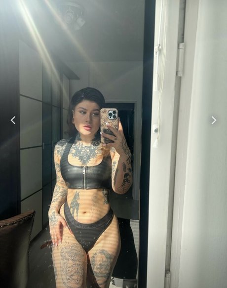 Eki102 nudes model photos