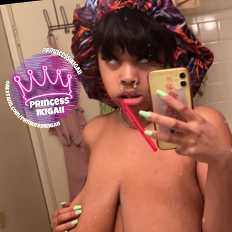 Naughty Kitty Ikigaii nude star picture