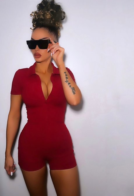 Prettylittletiff actress picture