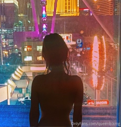 QueenB kmg model nudes picture