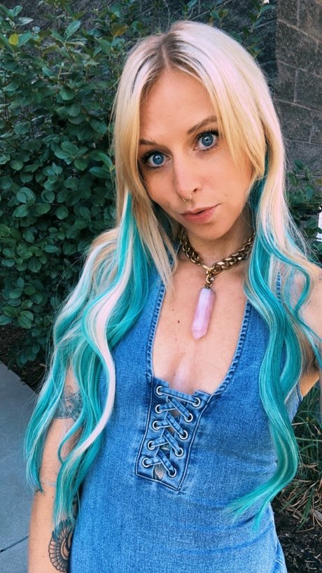 Mila Slushie nude star archive