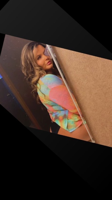 Mamixoxo erotic model pictures