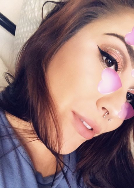 Nova Faye model high quality img