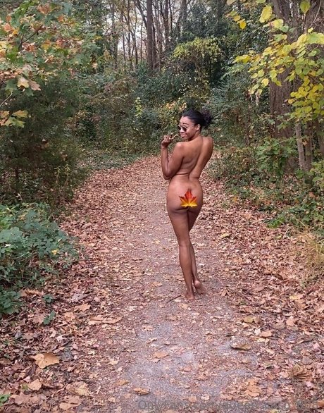 Queen Courtney star erotic gallery