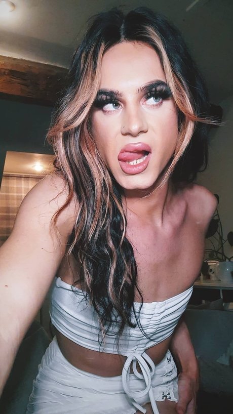 Queen KJ_ nudes star photo