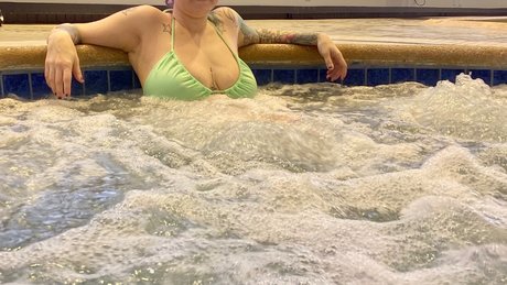 qbee 18_ porn actress archive