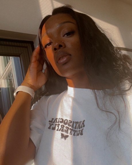 Q Baby_ xxx star image