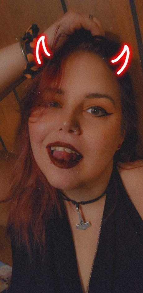 Queen Medusa pornstar nude pics