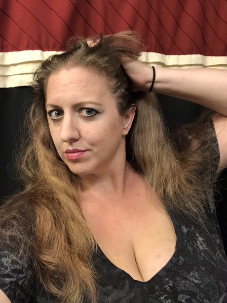 Dreamy Vina model naked pictures