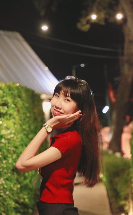 R Rayna pretty star pic