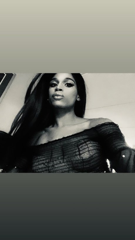 Angel114 model porn gallery