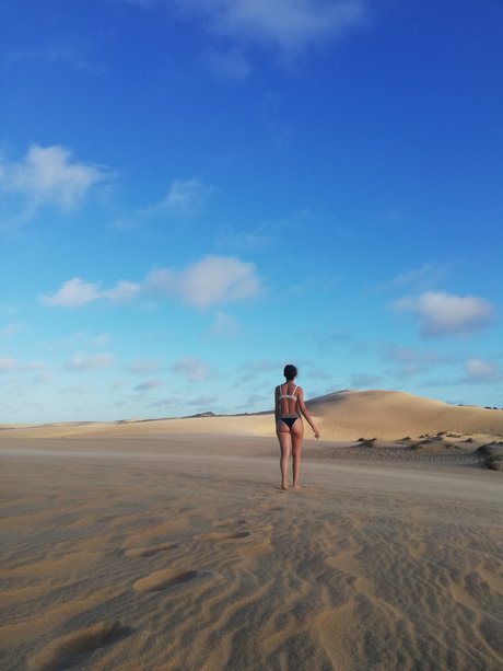 Romi Su rez ASMR model pretty pictures