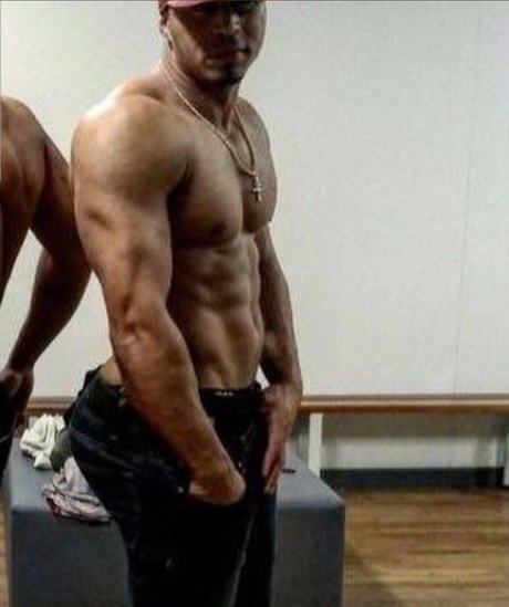 Romeo Diamonds model naked images