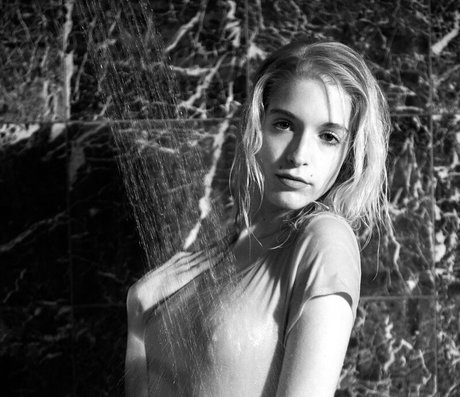 Lady Light beam star pornographic picture