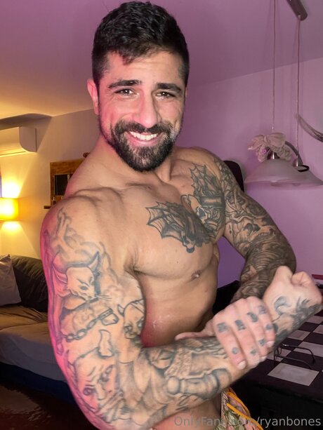 Ryan Bones star sex pics