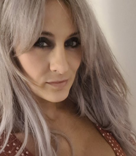 _Rosie English_ model adult pic