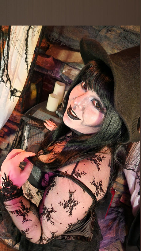 Rose Red Neko exclusive pornstar pictures