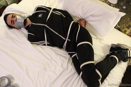 Safe and Bound nice actress img