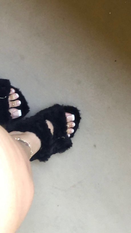 Gangstas Playhouse model pretty pic