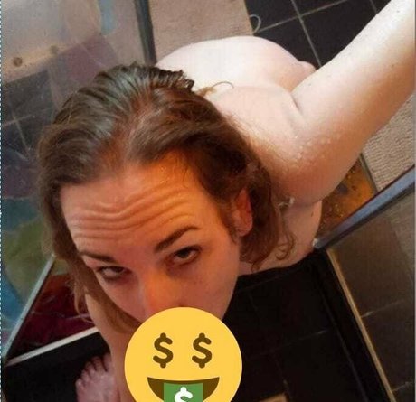 naomicuph hot model archive