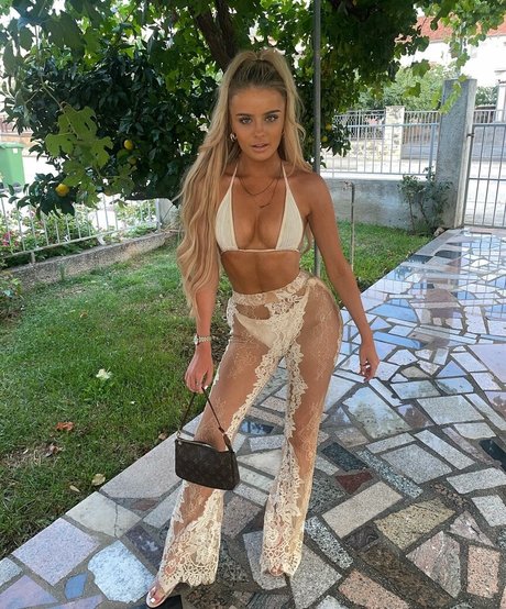 Cat Kivlin top model image