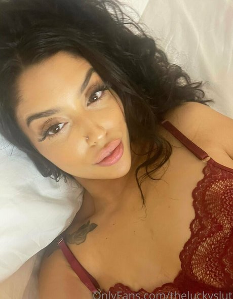 theluckyslut model pretty photos