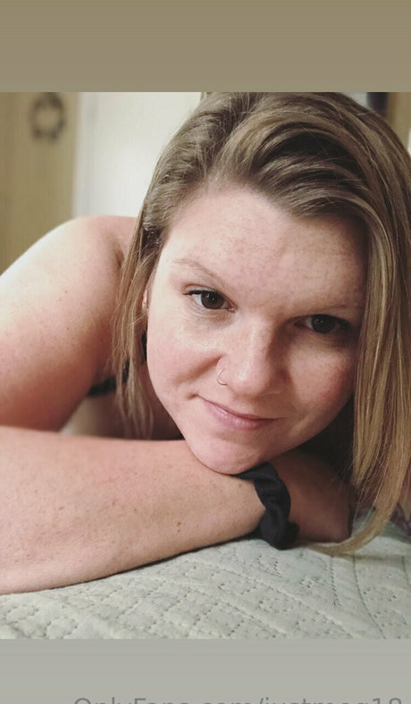 justmeg18 model sex gallery