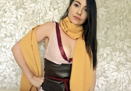 Rebecca Ford Profile Pic