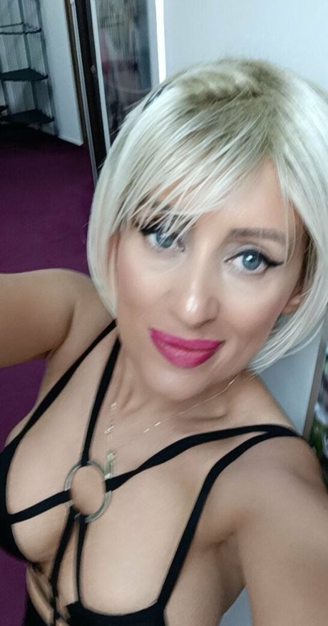 sunnysoccermommy nice pornstar img