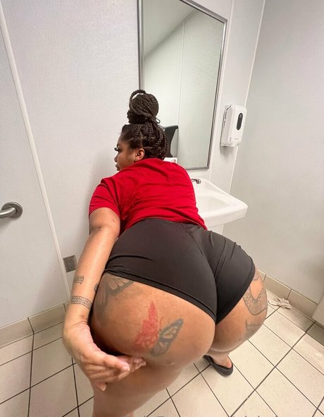 mature lingerie onlyfans top photos