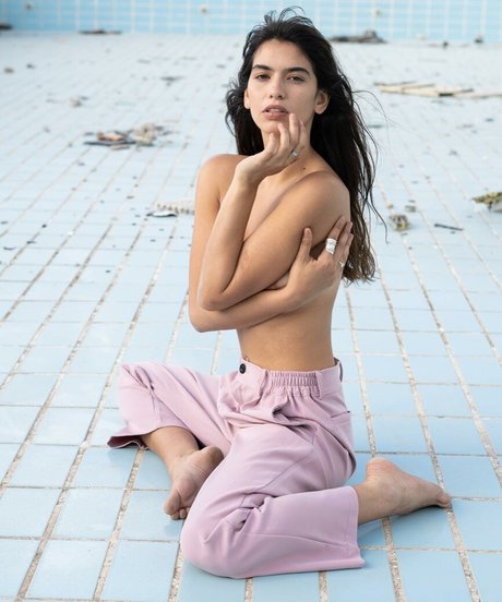 Gal Dahan pretty model pic