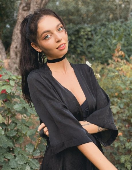 by owl sexy actress picture