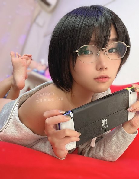 sumire live model hot pic