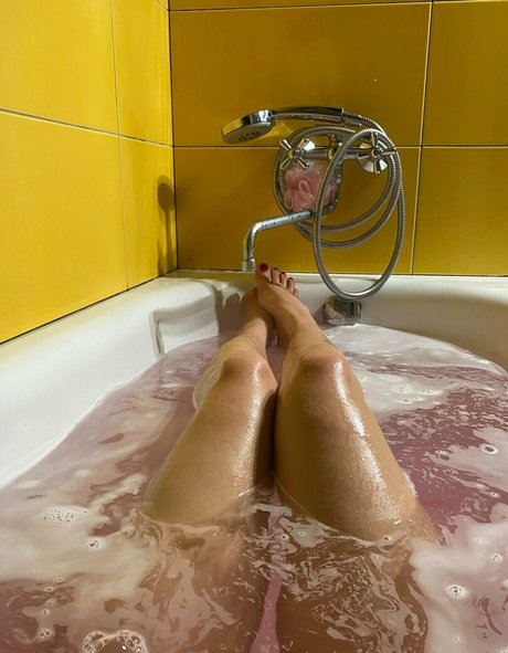 chicks with dicks onlyfans sexy naked pictures