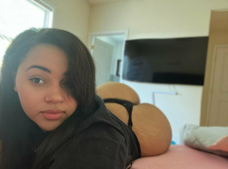 prettyfacesznfree model sex photos