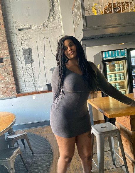 bigbootytechnerd pornographic actress img