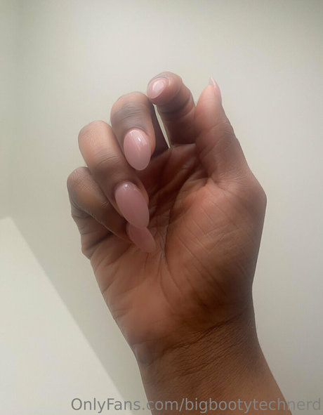 bigbootytechnerd nice model pictures