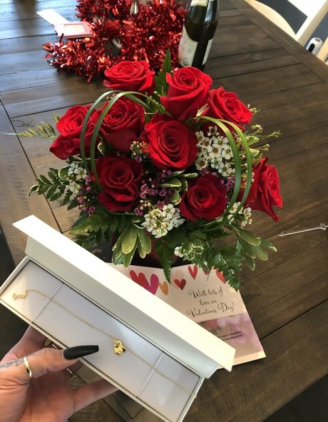 laughinglatina star top image