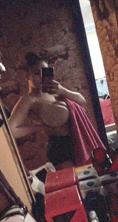 Anna Usakova pretty pornstar pics