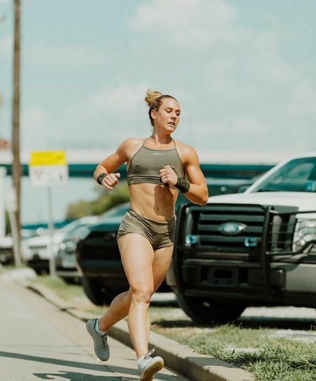 Brooke Wells exclusive model pics
