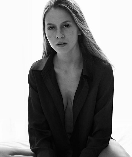 Eden Klorin star naked photos