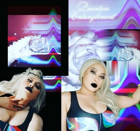 TechNoirCandy exclusive star picture