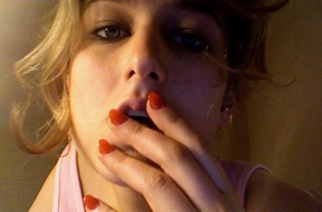 Leelee Sobieski sexy pornstar img