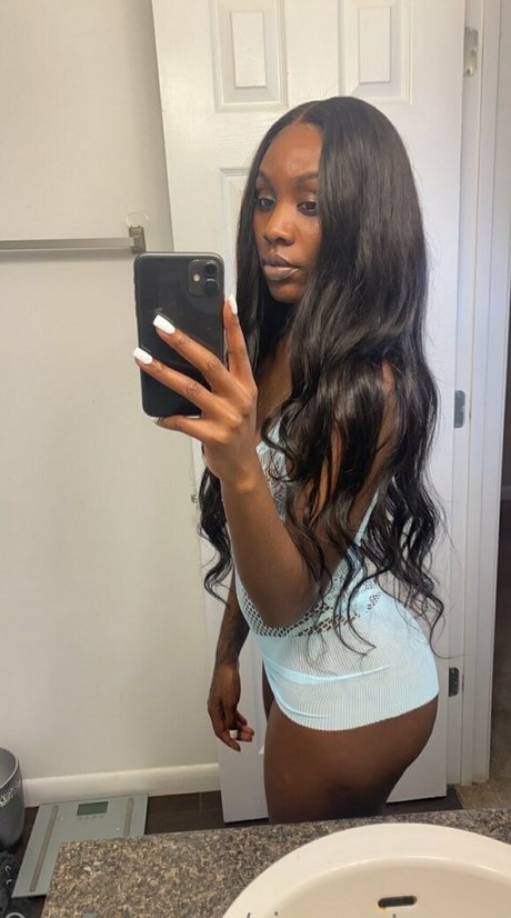 vipsweetonyxx pornstar nude picture