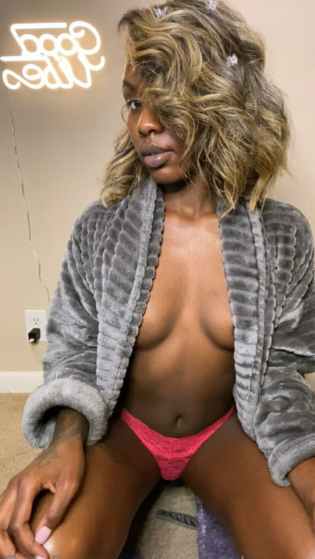 vipsweetonyxx actress gallery