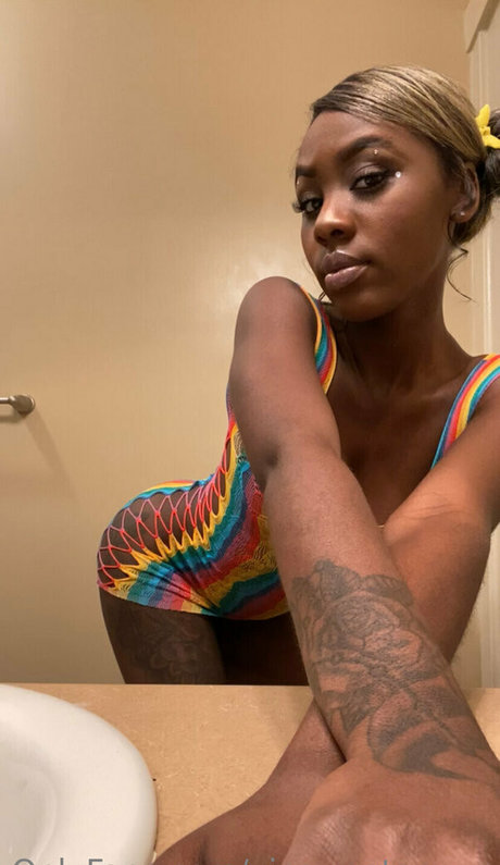 vipsweetonyxx hd model pic