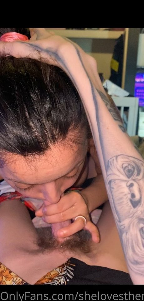 Long Neck nudes model picture